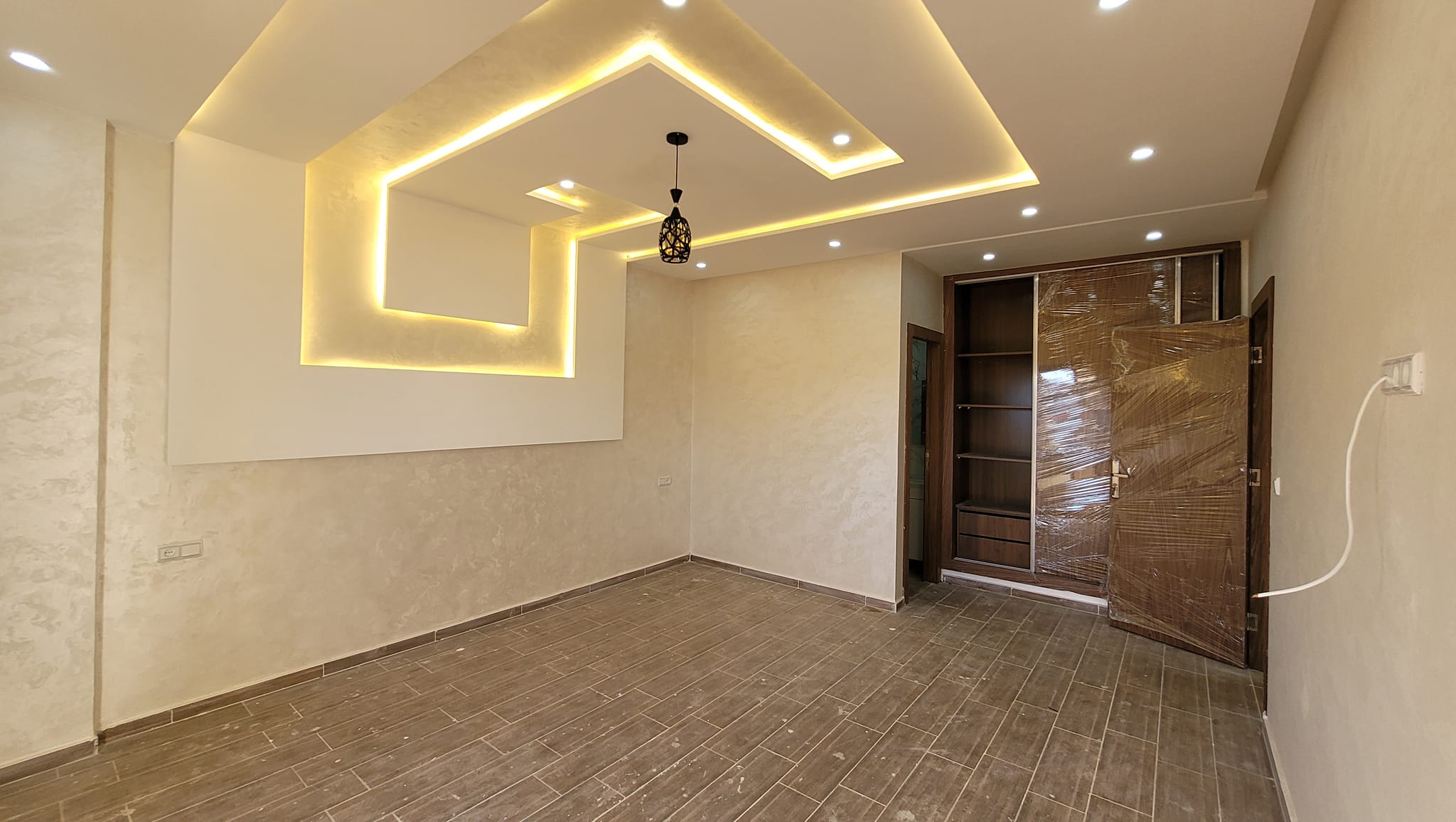 شقة للبيع مشمشة نهار كامل مساحة 140 متر الطابق الأول