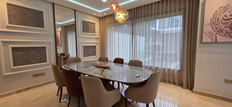 Superbe villa contemporaine avec piscine – Quartier Almaz