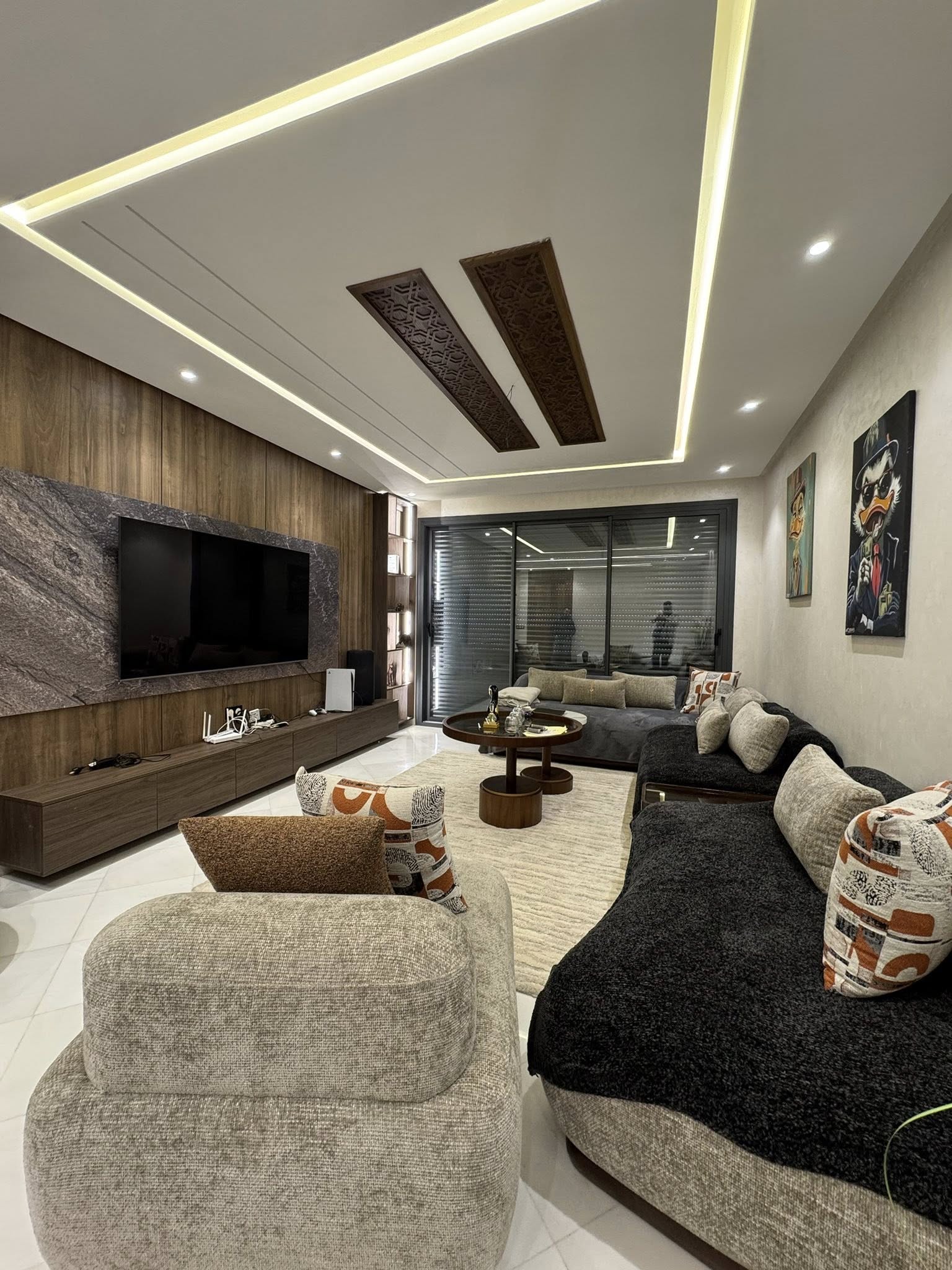 شقة فاخرة مطلة على الحديقة  129متر  للبيع  بالطابق الرابع