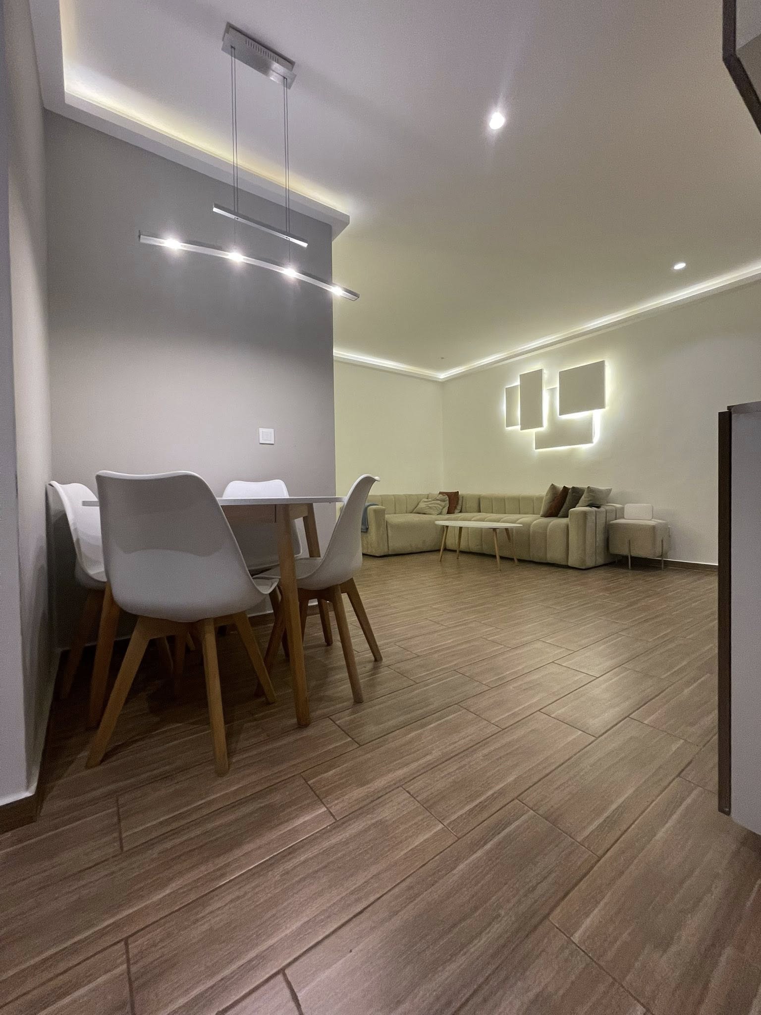 APPARTEMENT MEUBLÉ DE HAUT STANDING 