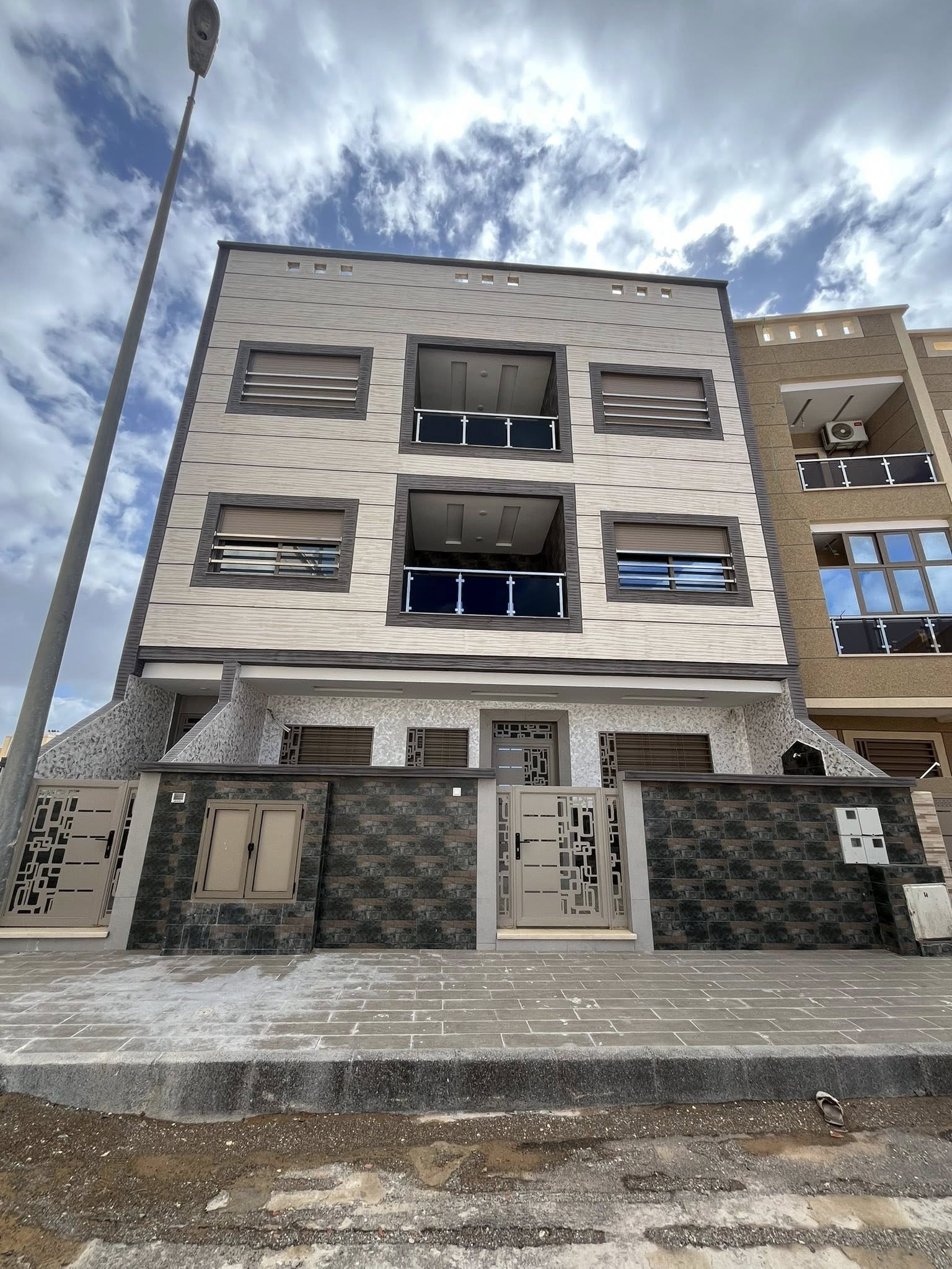 شقة طابق الاول  المساحة 145متر  مدينة سعيدية 