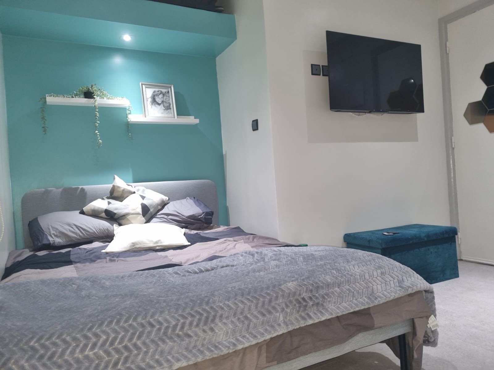 JOLI STUDIO MEUBLÉ A LOUER DISPONIBLE À HASSAN EN PLRIN CŒUR DE RABAT VILLE 